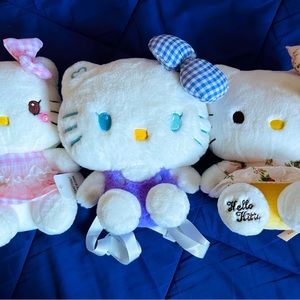 Hello kitty plush 💗